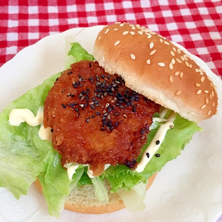 ゴマとチキンカツのバーガー♡